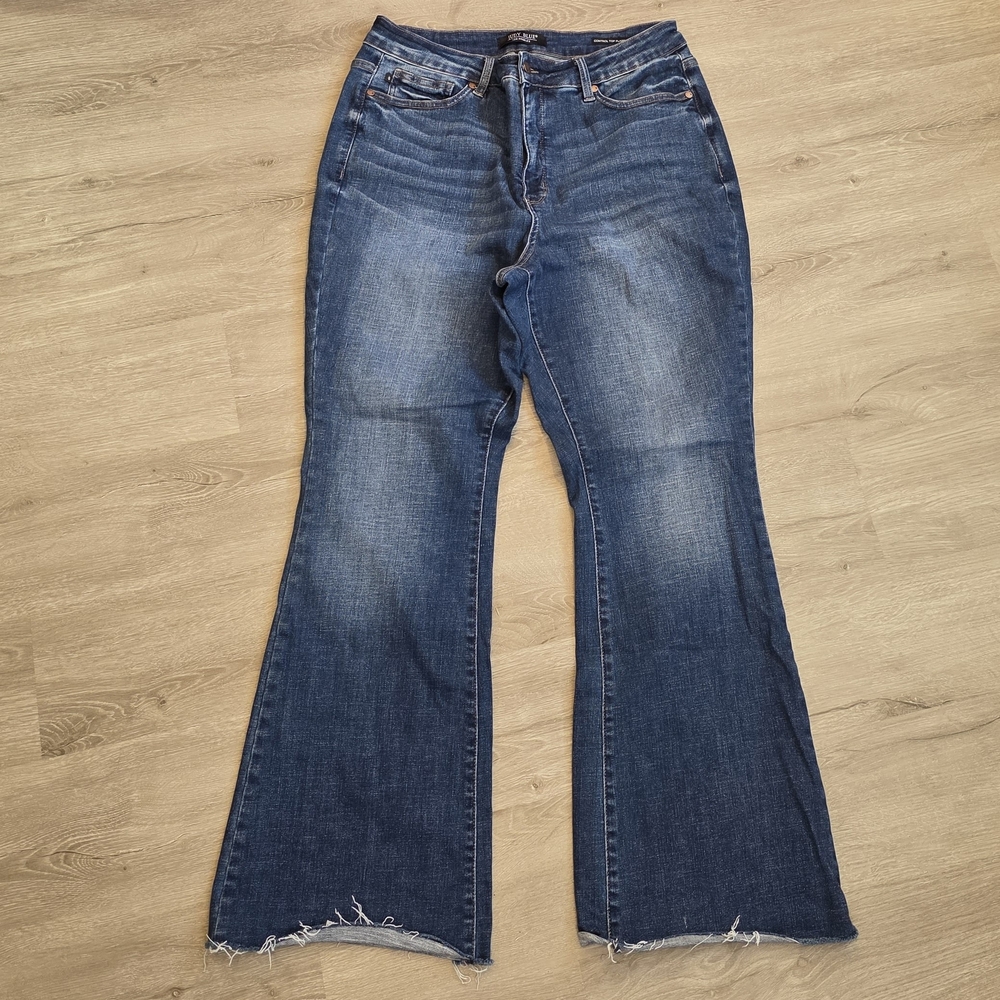 Wome Judy Blue Jeans Control Top Flare Blue Raw Hem Size 16W - Picture 2 of 7
